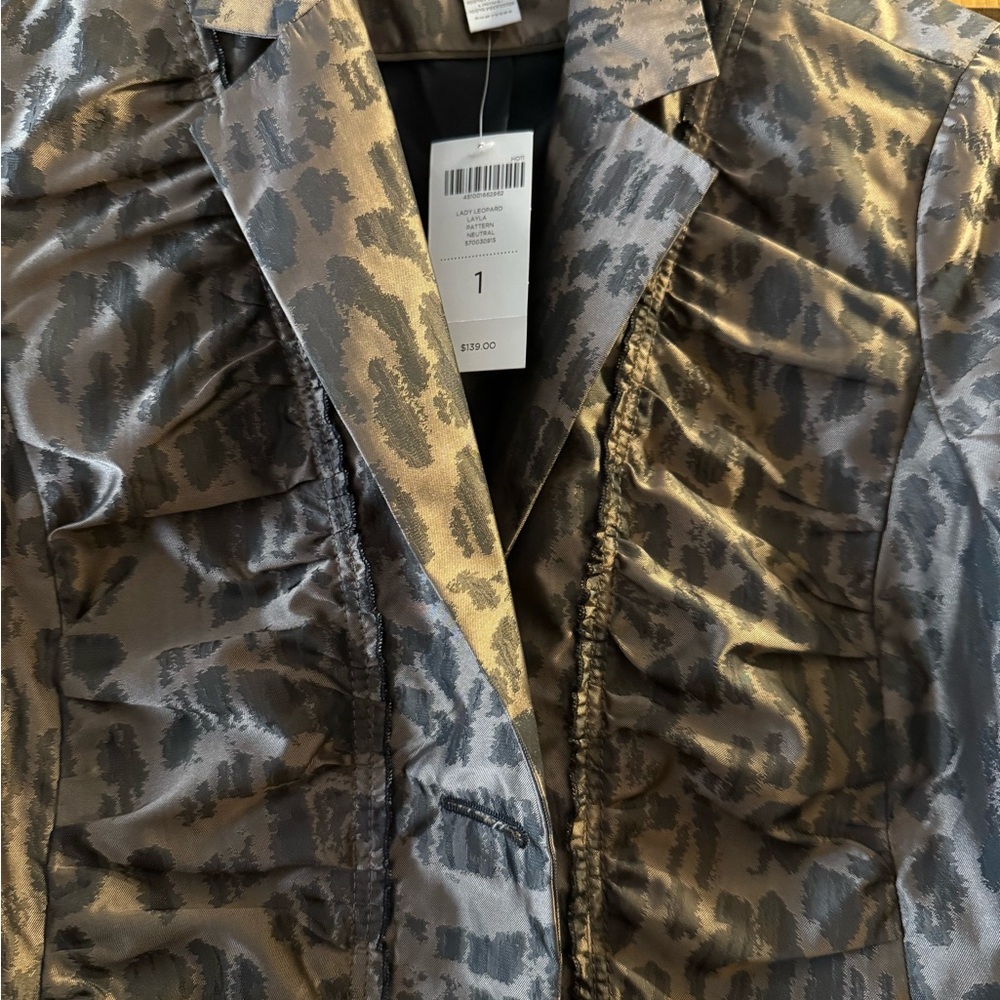 Chico’s NWT size 1 (8) Stylish Women's Animal Print Jacket - Picture 2 of 5